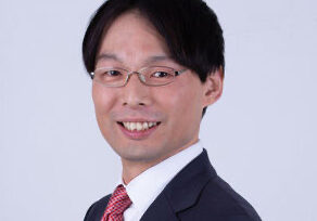 石井康夫 氏